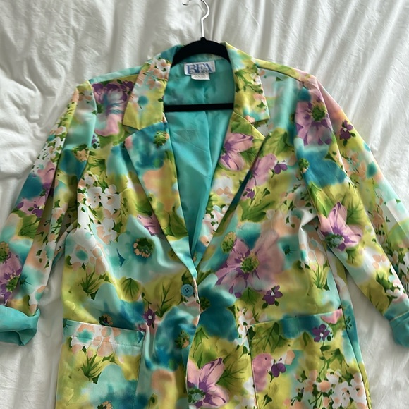 SPRING ALERT- Vintage Blazer -large - Picture 2 of 3